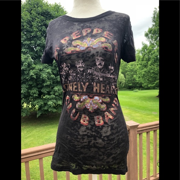 The Beatles Tops - Beatles Sgt Peppers Lonely Heart Club Band T-shirt